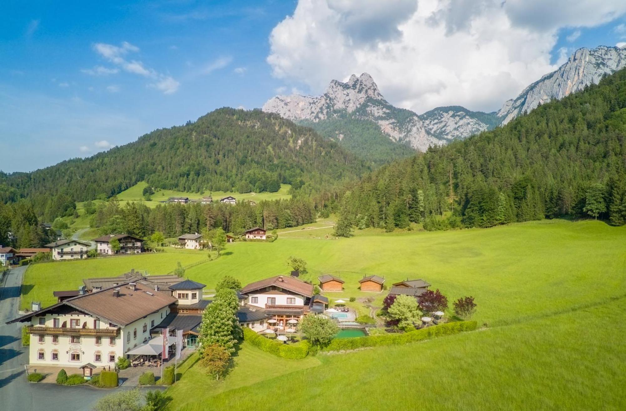 Hotel Vitaloase Zu Den Drei Bruedern 운켄 외부 사진