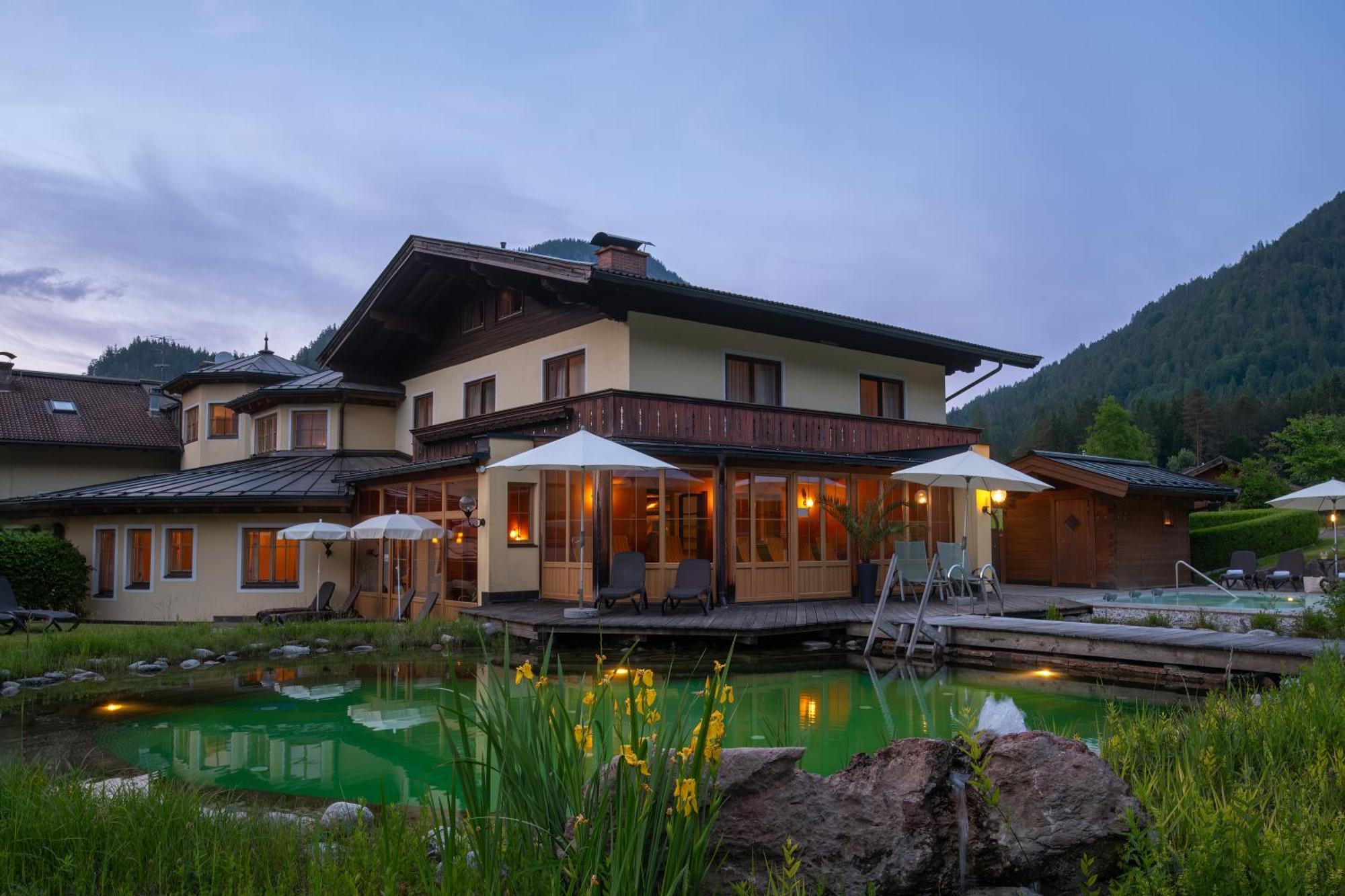 Hotel Vitaloase Zu Den Drei Bruedern 운켄 외부 사진